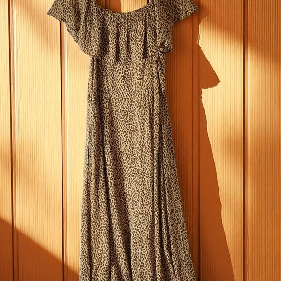 Anthropologie Leopard Print Maxi Dress, Button Front Flutter Sleeve Size 10P - Picture 3 of 9